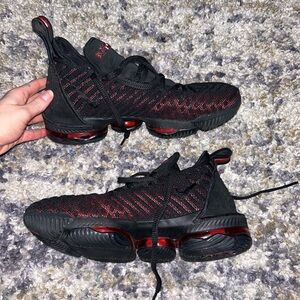 Nike LeBron 16 "Fresh Bred" Basketball Shoe with Box